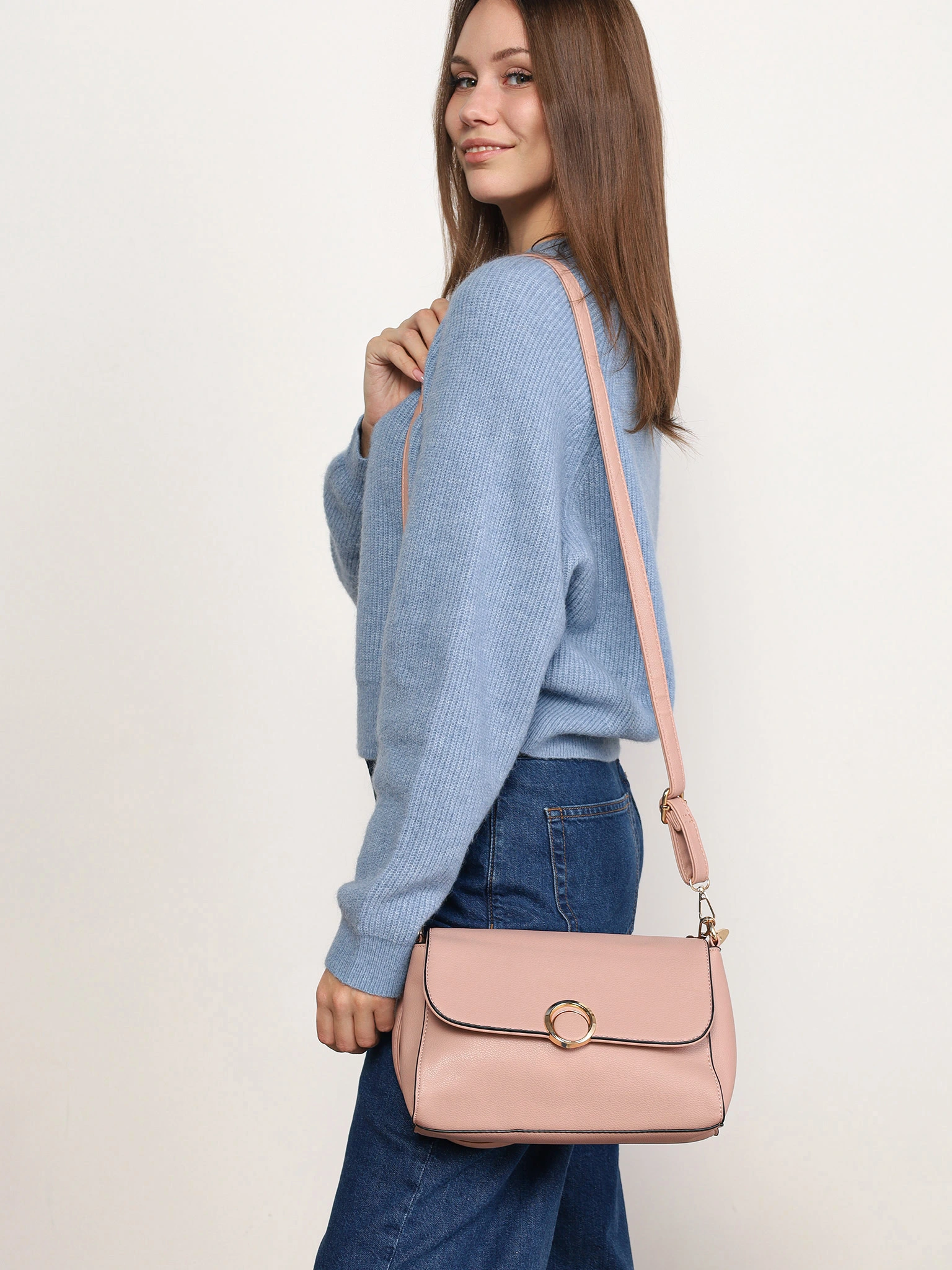 Сумка-кроссбоди с декоративной пряжкой в ассортименте